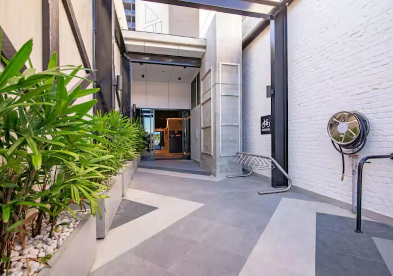 Comfy 1 Bedroom Apartment With Wifi And Parking بريزبين